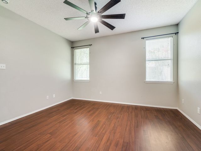 10618 Lansdowne Lane, Rowlett, TX 75089