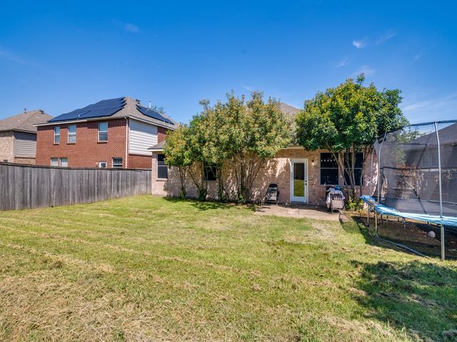 10618 Lansdowne Lane, Rowlett, TX 75089