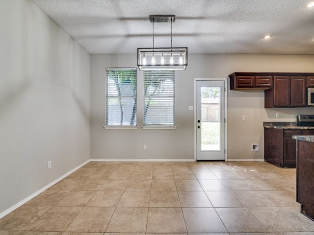 10618 Lansdowne Lane, Rowlett, TX 75089