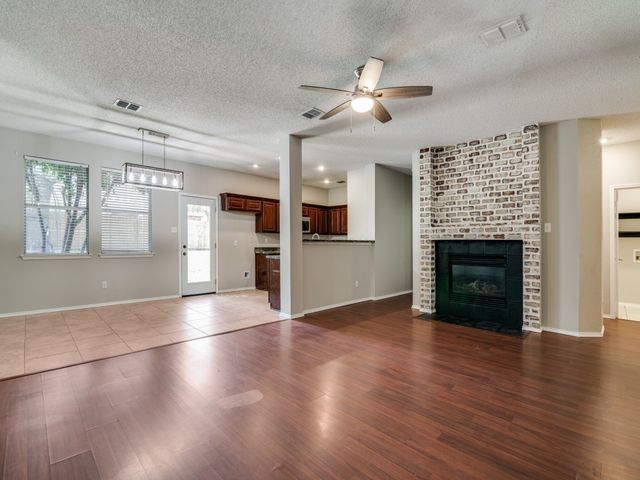 10618 Lansdowne Lane, Rowlett, TX 75089