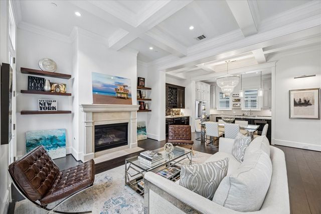 326 W 18th Street, Houston, TX 77008