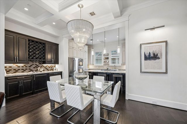 326 W 18th Street, Houston, TX 77008