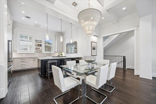 326 W 18th Street, Houston, TX 77008