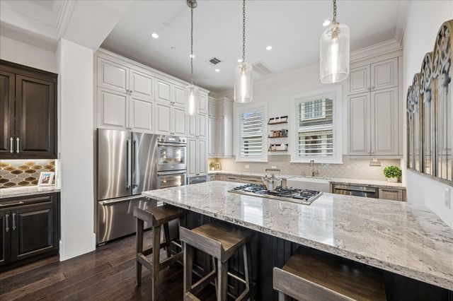 326 W 18th Street, Houston, TX 77008