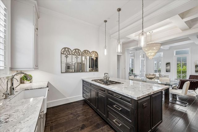 326 W 18th Street, Houston, TX 77008