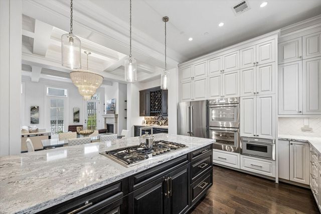 326 W 18th Street, Houston, TX 77008