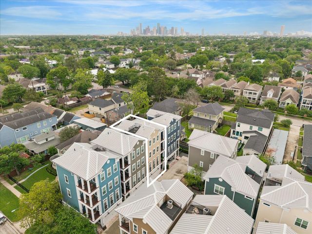 326 W 18th Street, Houston, TX 77008