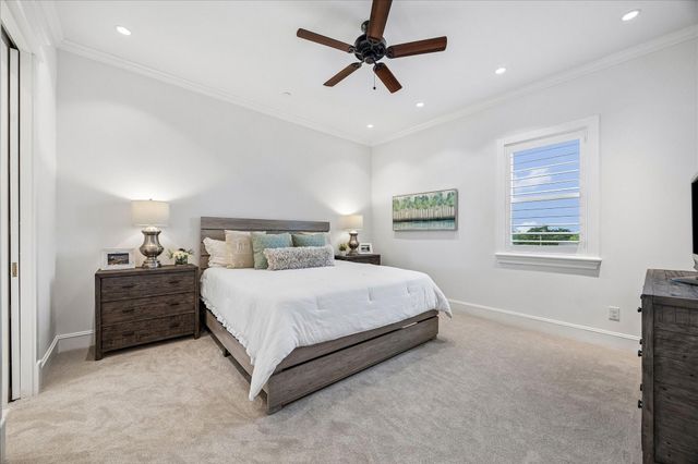 326 W 18th Street, Houston, TX 77008