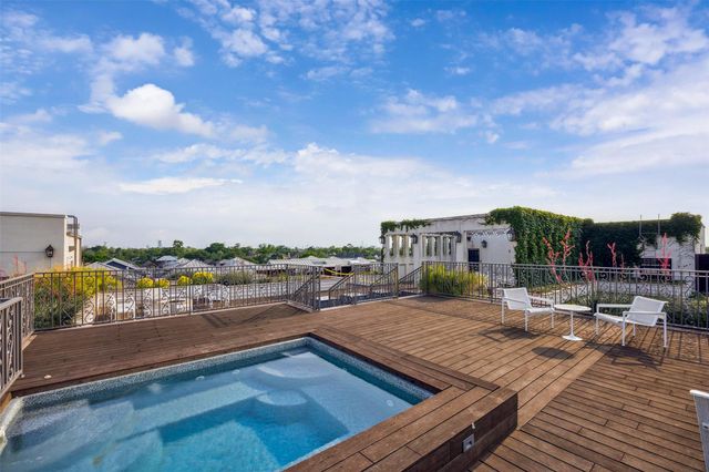 326 W 18th Street, Houston, TX 77008