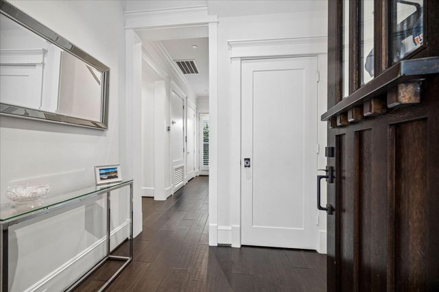 326 W 18th Street, Houston, TX 77008