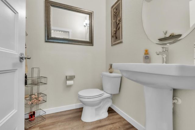 4310 Ocean Ln, Elk Grove, CA 95757
