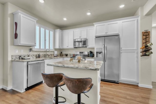 4310 Ocean Ln, Elk Grove, CA 95757