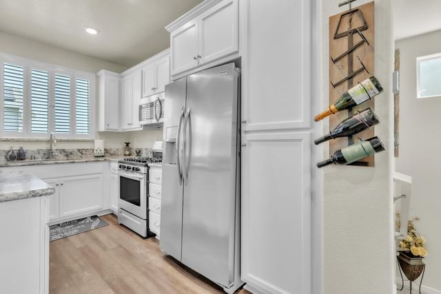 4310 Ocean Ln, Elk Grove, CA 95757