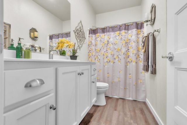 4310 Ocean Ln, Elk Grove, CA 95757