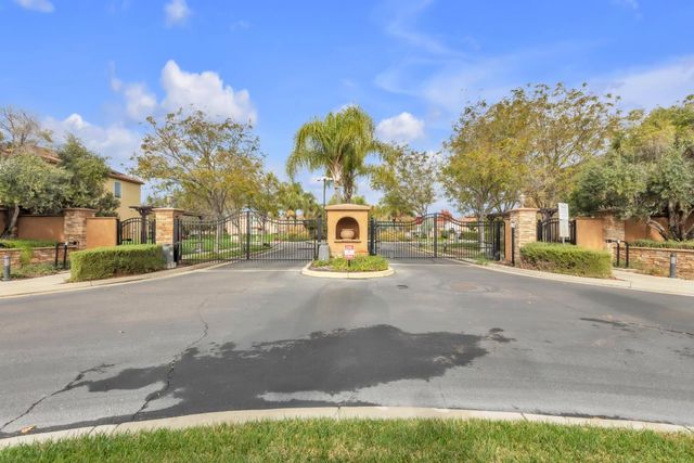 4310 Ocean Ln, Elk Grove, CA 95757