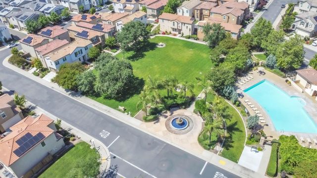 4310 Ocean Ln, Elk Grove, CA 95757