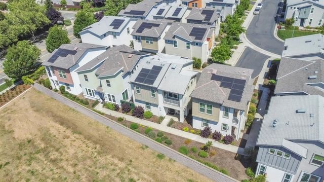 4310 Ocean Ln, Elk Grove, CA 95757