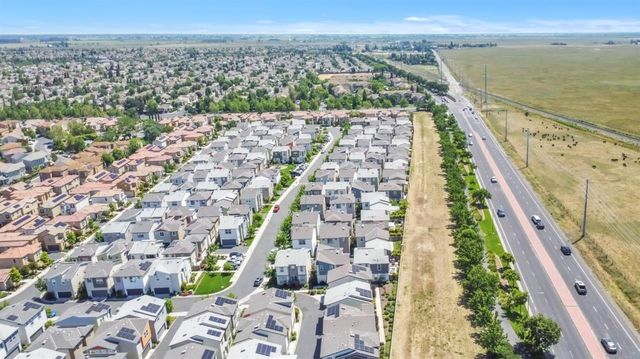 4310 Ocean Ln, Elk Grove, CA 95757