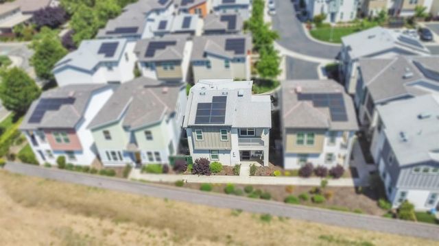 4310 Ocean Ln, Elk Grove, CA 95757