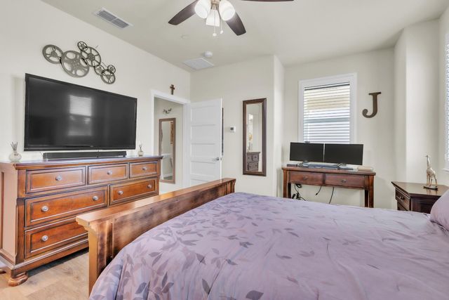 4310 Ocean Ln, Elk Grove, CA 95757