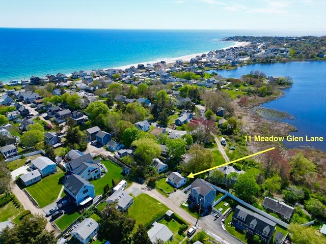 11 Meadow Glen Ln, Plymouth, MA 02360