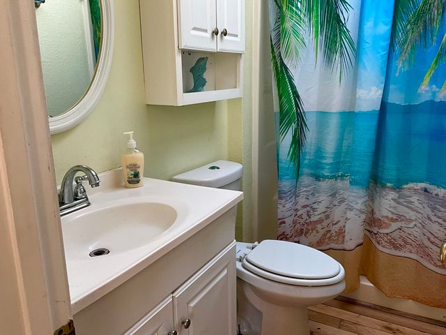 11 Meadow Glen Ln, Plymouth, MA 02360