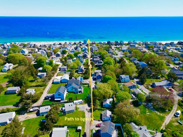 11 Meadow Glen Ln, Plymouth, MA 02360