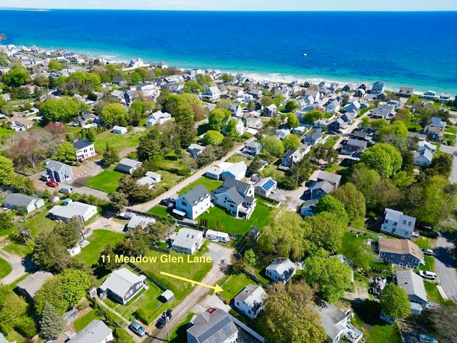 11 Meadow Glen Ln, Plymouth, MA 02360