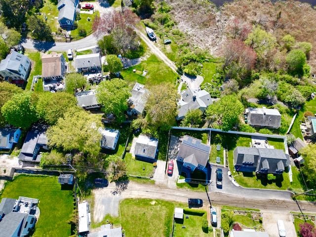 11 Meadow Glen Ln, Plymouth, MA 02360