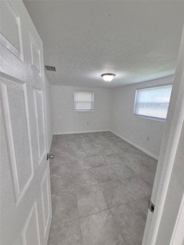 27 E LEMON STREET, Beverly Hills, FL 34465
