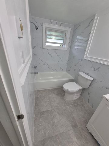 27 E LEMON STREET, Beverly Hills, FL 34465