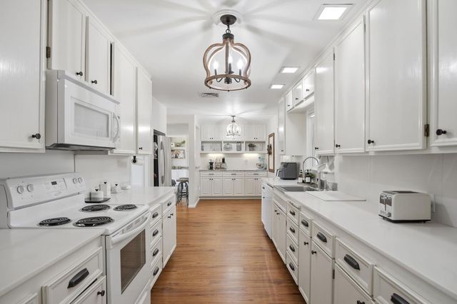 319 Norwegian Ave, Modesto, CA 95350