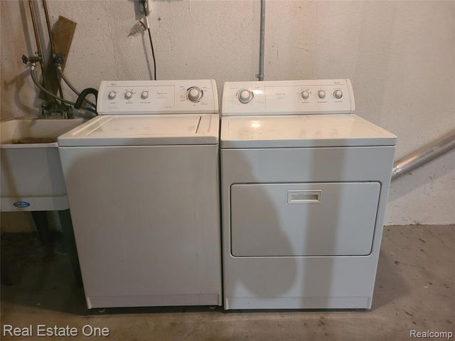 38872 Country Circle 90, Farmington Hills, MI 48331