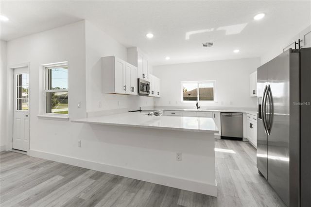 832 E DESOTO STREET, Clermont, FL 34711