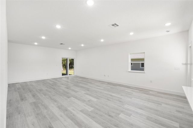 832 E DESOTO STREET, Clermont, FL 34711