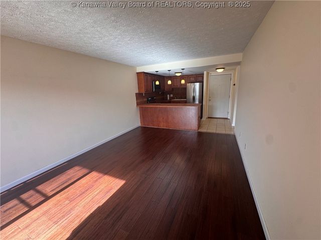 2106 Kanawha Boulevard E 608, Charleston, WV 25311