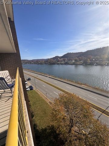2106 Kanawha Boulevard E 608, Charleston, WV 25311