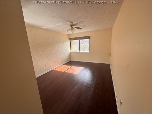 2106 Kanawha Boulevard E 608, Charleston, WV 25311