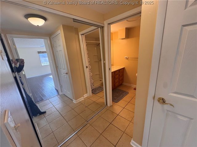 2106 Kanawha Boulevard E 608, Charleston, WV 25311