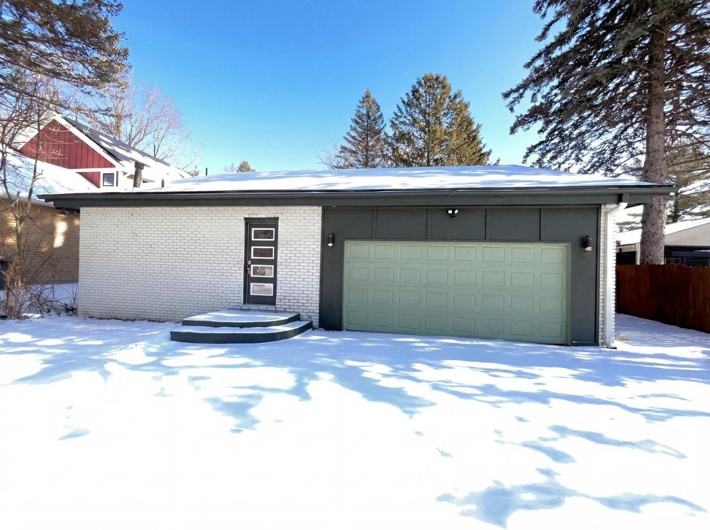 1508 Boone Avenue N, Golden Valley, MN 55427