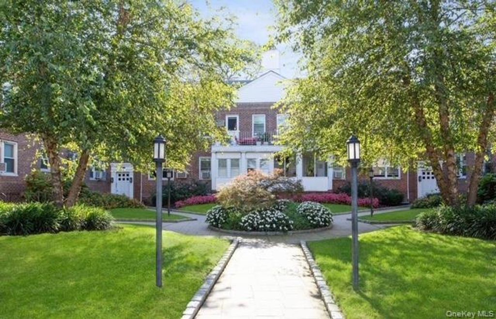 1385 Broadway A33, Hewlett, NY 11557