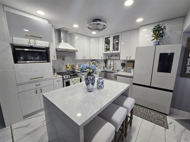 15201 SW 177th Ter, Miami, FL 33187