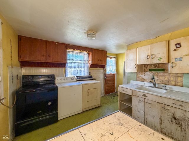 2826 Walton Street, Anderson, IN 46016
