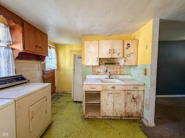 2826 Walton Street, Anderson, IN 46016