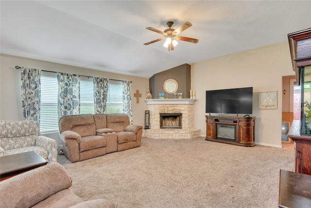 190 Emerald Drive, Weatherford, TX 76087