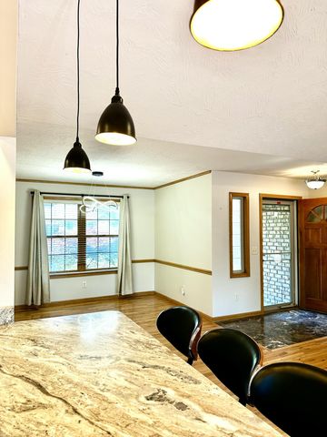 2282 W Camino Alto Street, Springfield, MO 65810