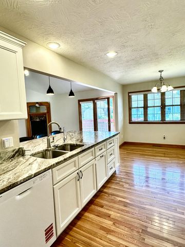 2282 W Camino Alto Street, Springfield, MO 65810