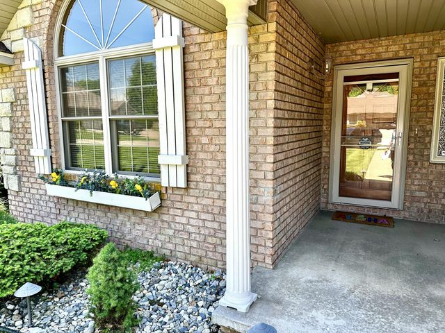 2282 W Camino Alto Street, Springfield, MO 65810