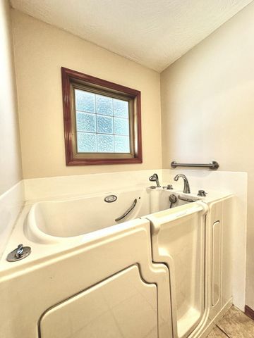 2282 W Camino Alto Street, Springfield, MO 65810