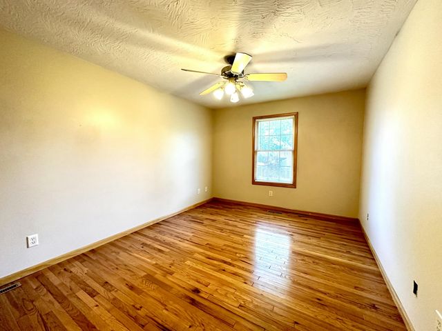 2282 W Camino Alto Street, Springfield, MO 65810